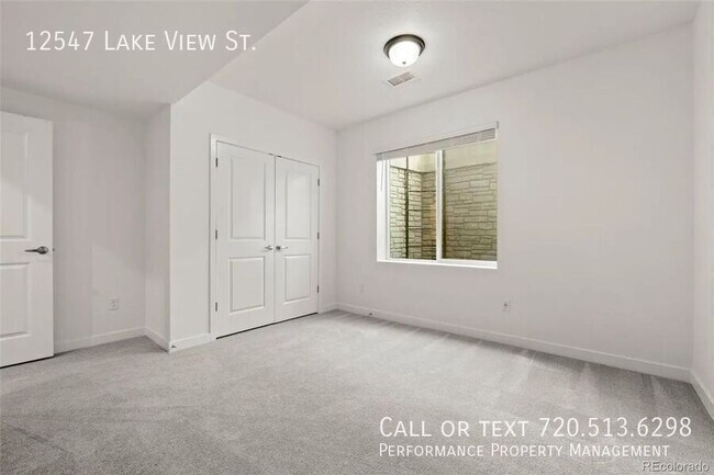 Building Photo - 12547 Lake View St