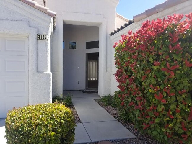 Building Photo - Henderson/Seven Hills - Single Story Gated...