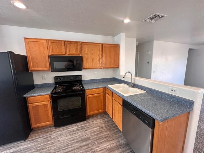 Building Photo - 43796 Sagebrush Trail