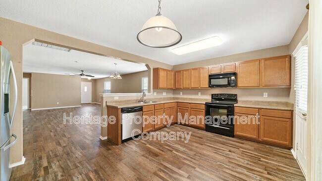Building Photo - 233 Willow Crest