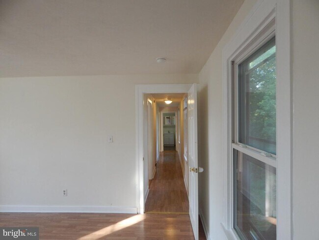 Building Photo - 133 Mill St