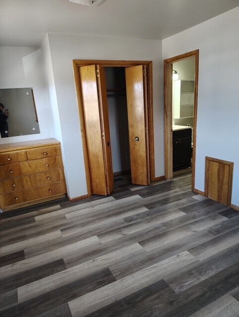 Building Photo - 8 8th St W