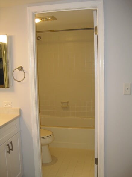 Separate Toilet, Shower/Bath - 2100 Langston Blvd