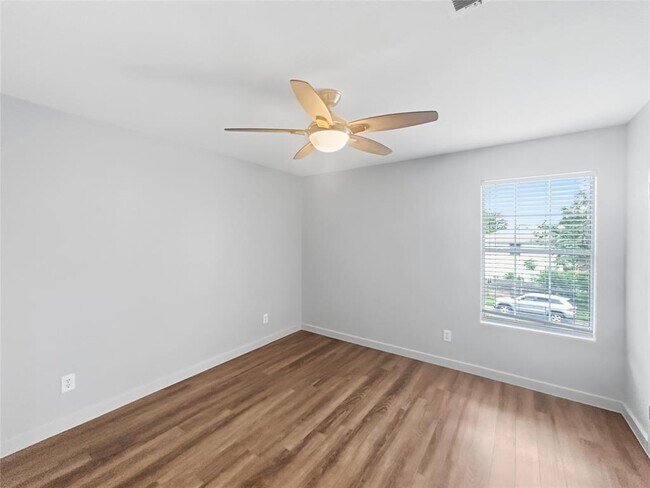 Building Photo - 5700 Glen Meadow Dr
