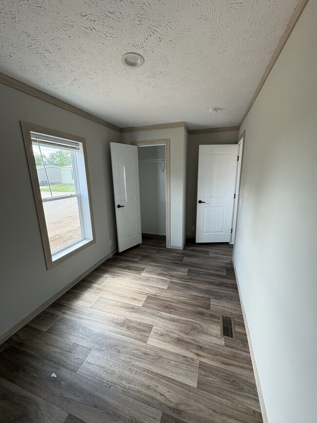 Building Photo - 400 Parker St