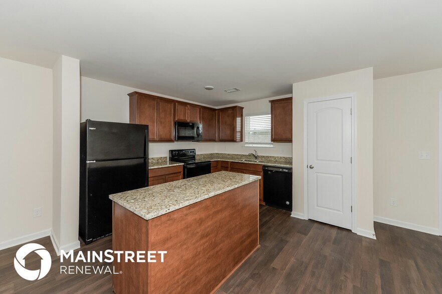 Building Photo - 2714 Swarm Ct