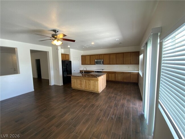 Building Photo - 5819 Badlands Ln