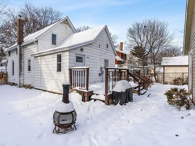 Building Photo - 3 bedroom house in Cherokee Park St. Paul