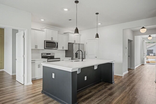 Building Photo - 3 BED | 2 BATH | TWO CAR GARAGE | SAVANNAH QUARTERS | AVAILABLE NOW