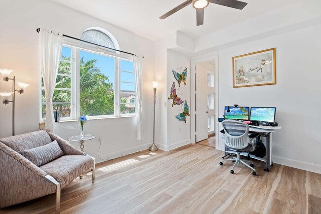 Building Photo - 2001 Coral Heights Blvd