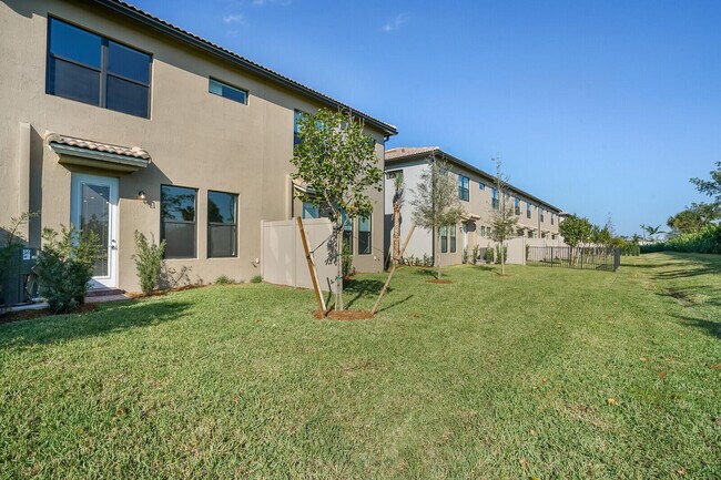 Building Photo - 8656 Escue St