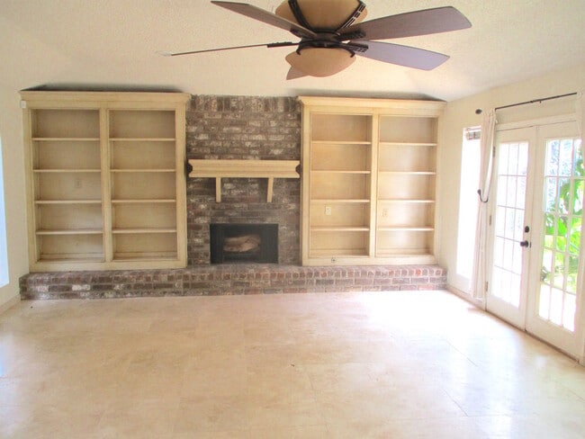 Building Photo - Briar Hill Beauty- Coming Soon
