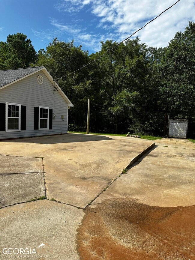 Building Photo - 641 Honey Creek Rd