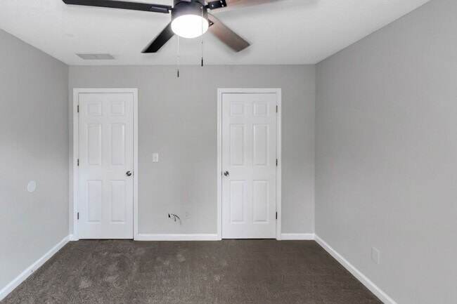 Building Photo - Don’t Miss This Beautiful 4BR/2BA Home wit...