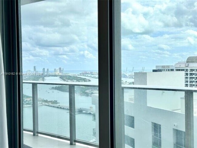 Building Photo - 488 NE 18th St