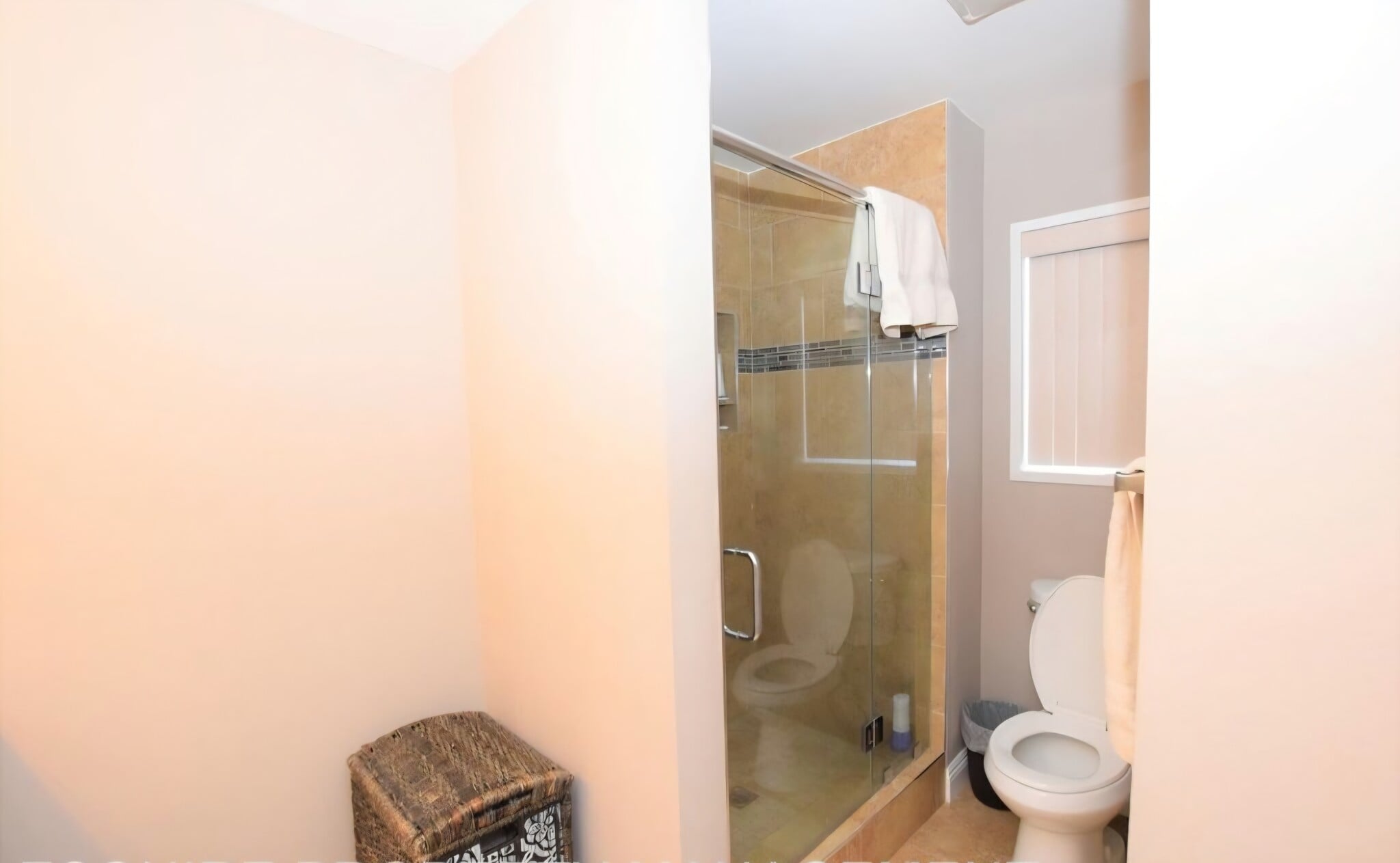 Building Photo - 1279 Calle Bonita