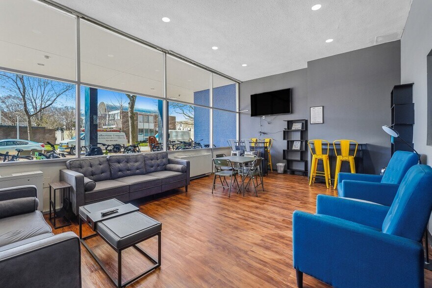 Building Photo - 1311 Delaware Ave SW