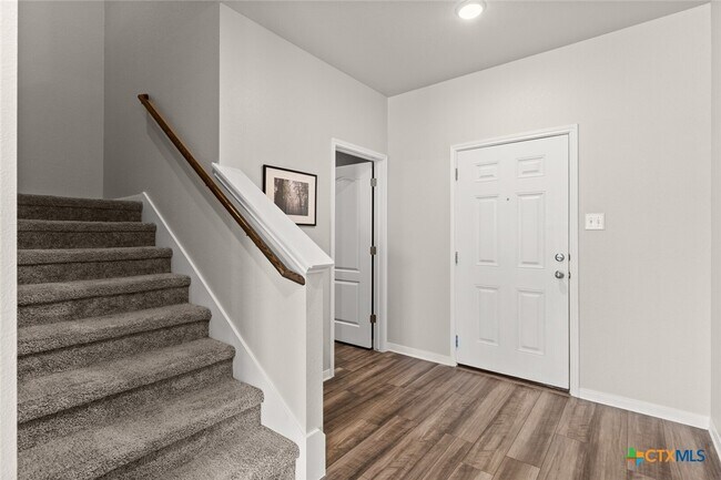 Building Photo - 2233 Chia Ct