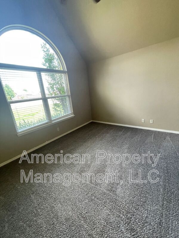 Building Photo - 15624 S Birch Ave