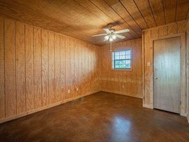 Building Photo - 11671 FM 3025, Unit 2, Stephenville, TX 76401