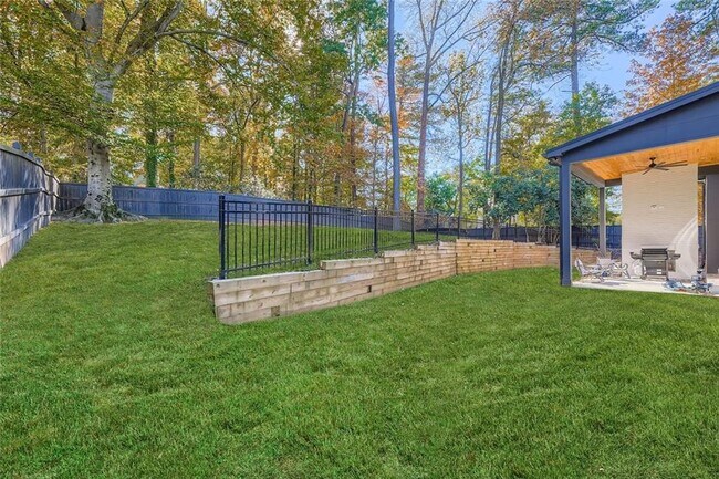 Building Photo - 1223 Mayfair Dr NE