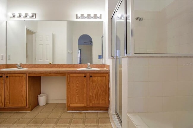 Building Photo - 990 Kenbar St