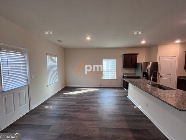 Building Photo - 521 Moline Wy