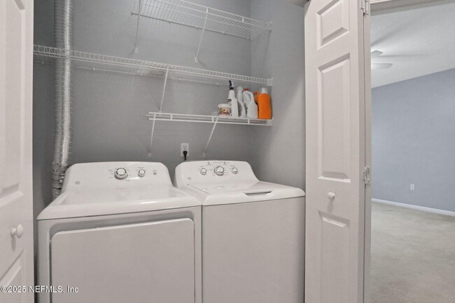 Building Photo - 9744 Summer Grove Way W