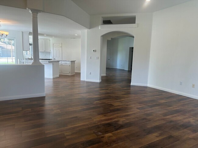 Building Photo - READY NOW! Corner home with a private SPAR...