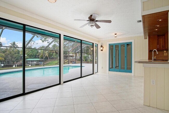 Building Photo - 1232 SW Knollwood Dr