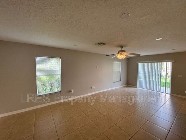 Building Photo - 4331 Aristocrat Point