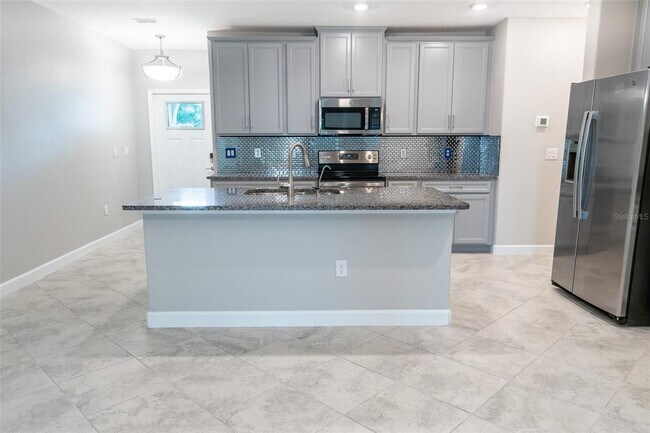 Building Photo - 17009 Clear Cork Dr