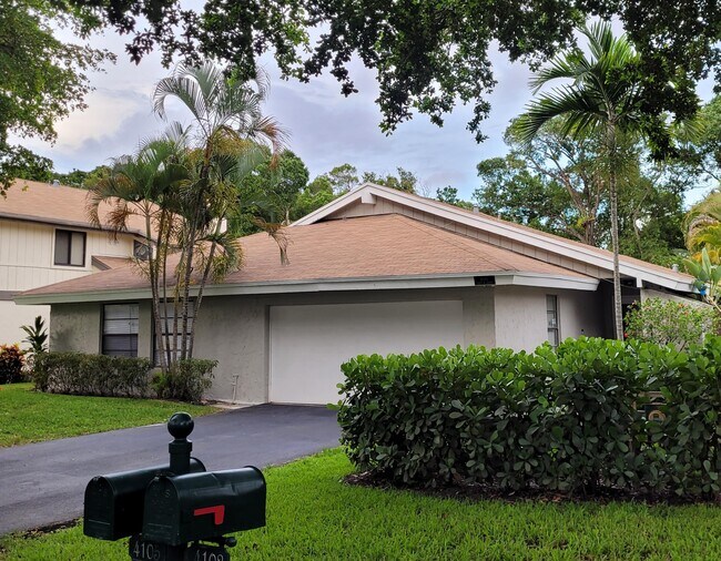 Primary Photo - 4105 N 48th Ave