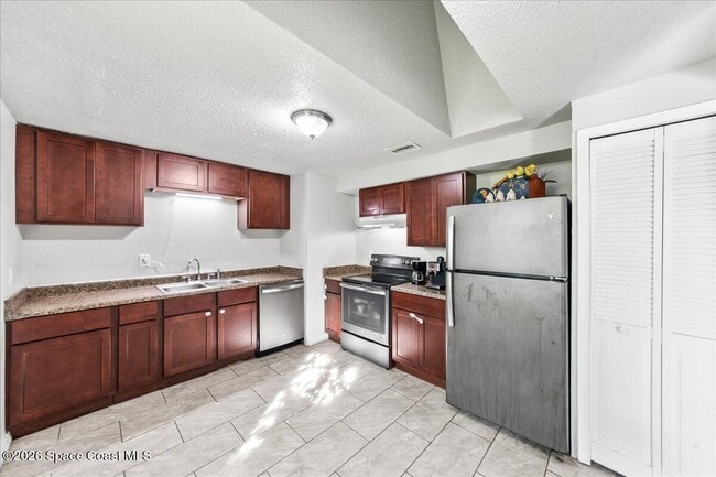 Building Photo - 1730 Anchorage St NW