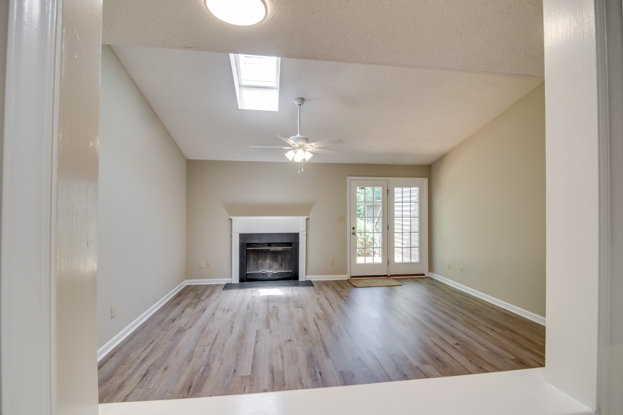 Building Photo - 68 Forest Oaks Dr