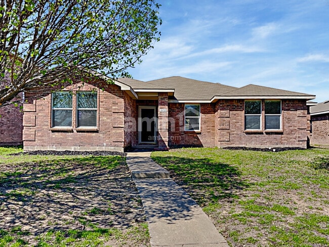 Building Photo - 1021 Bumble Bee Dr