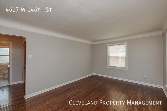 Building Photo - Beautifully Renovated Bungalow