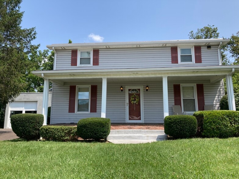 Primary Photo - 203 Oakvale Rd