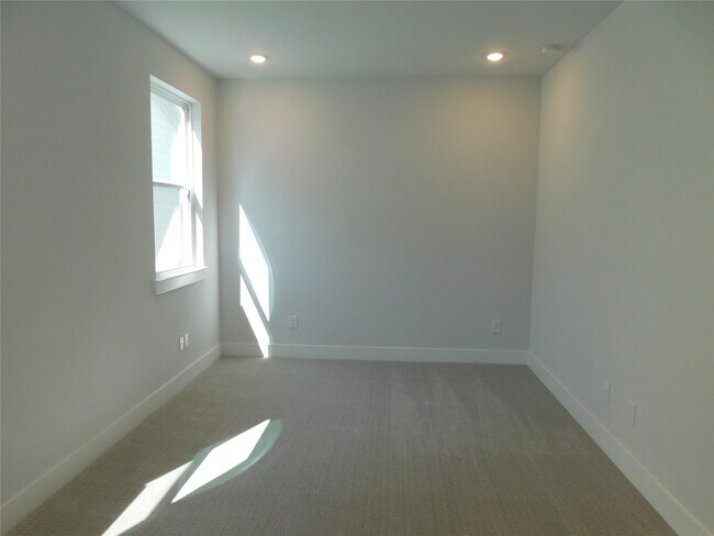 Building Photo - 4223 Eli St