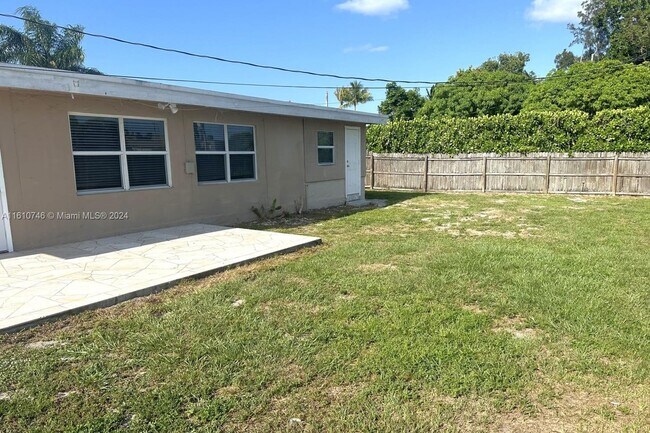 Building Photo - 22 Andros Rd