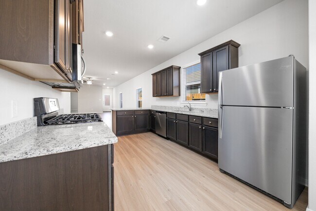 Building Photo - 15502 Caramel Spgs Dr