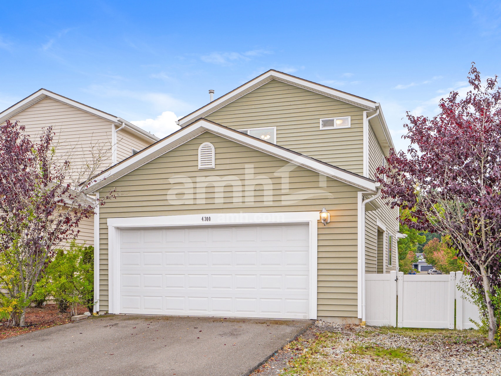 Building Photo - 4300 Edgewater Blvd NE