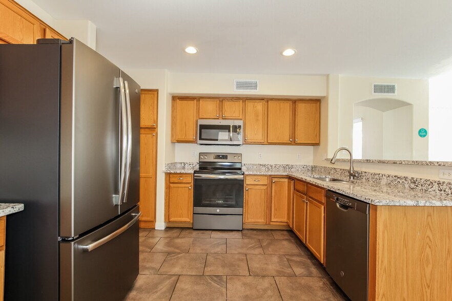 Building Photo - 1111 W Wagoner Rd