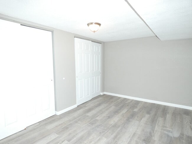 Building Photo - 4700 N Bristol Ave