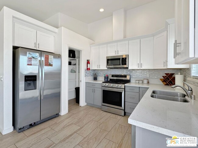 Building Photo - 13589 Hidalgo St