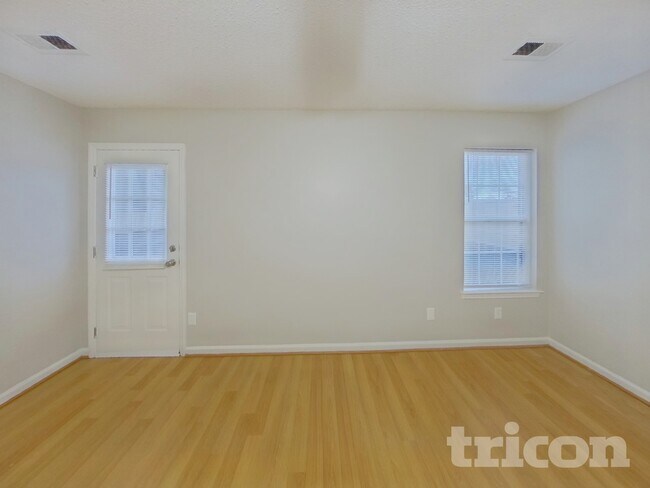 Building Photo - 5000 Poplar Glen Dr