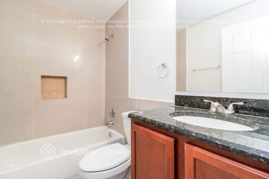 Building Photo - 7918 Hidden Hollow Dr