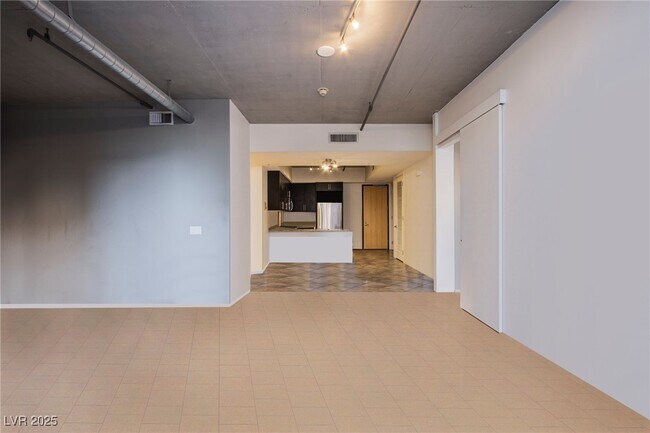 Building Photo - 353 E Bonneville Ave