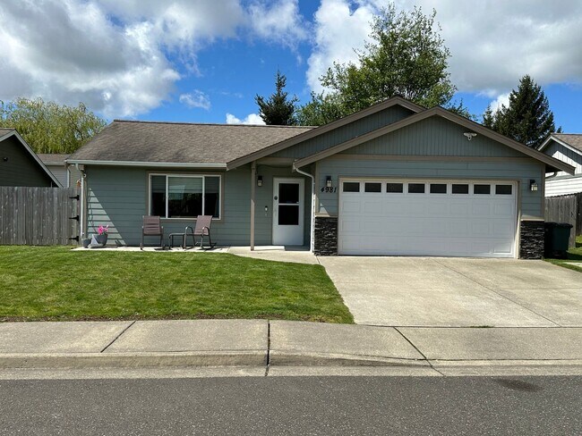 Primary Photo - Ferndale 3 Bedroom 2 bath Rambler Small Pe...