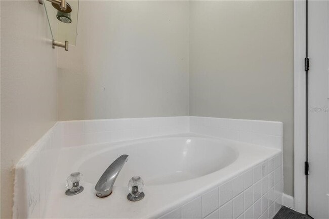 Building Photo - 2713 Needle Palm Dr